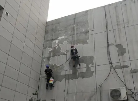 赤水楼顶漏水维修公司分享下赤水外墙防水的注意事项
