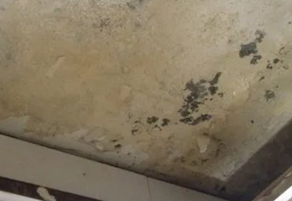 赤水阳台漏水维修公司分享下赤水卫生间渗水维修需要注意哪些问题。